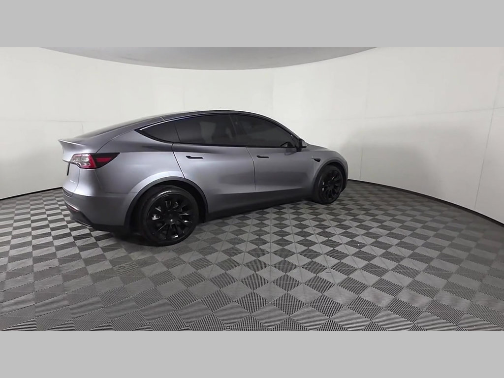 Used 2025 Tesla Model Y Long Range AWD/4WD image 51