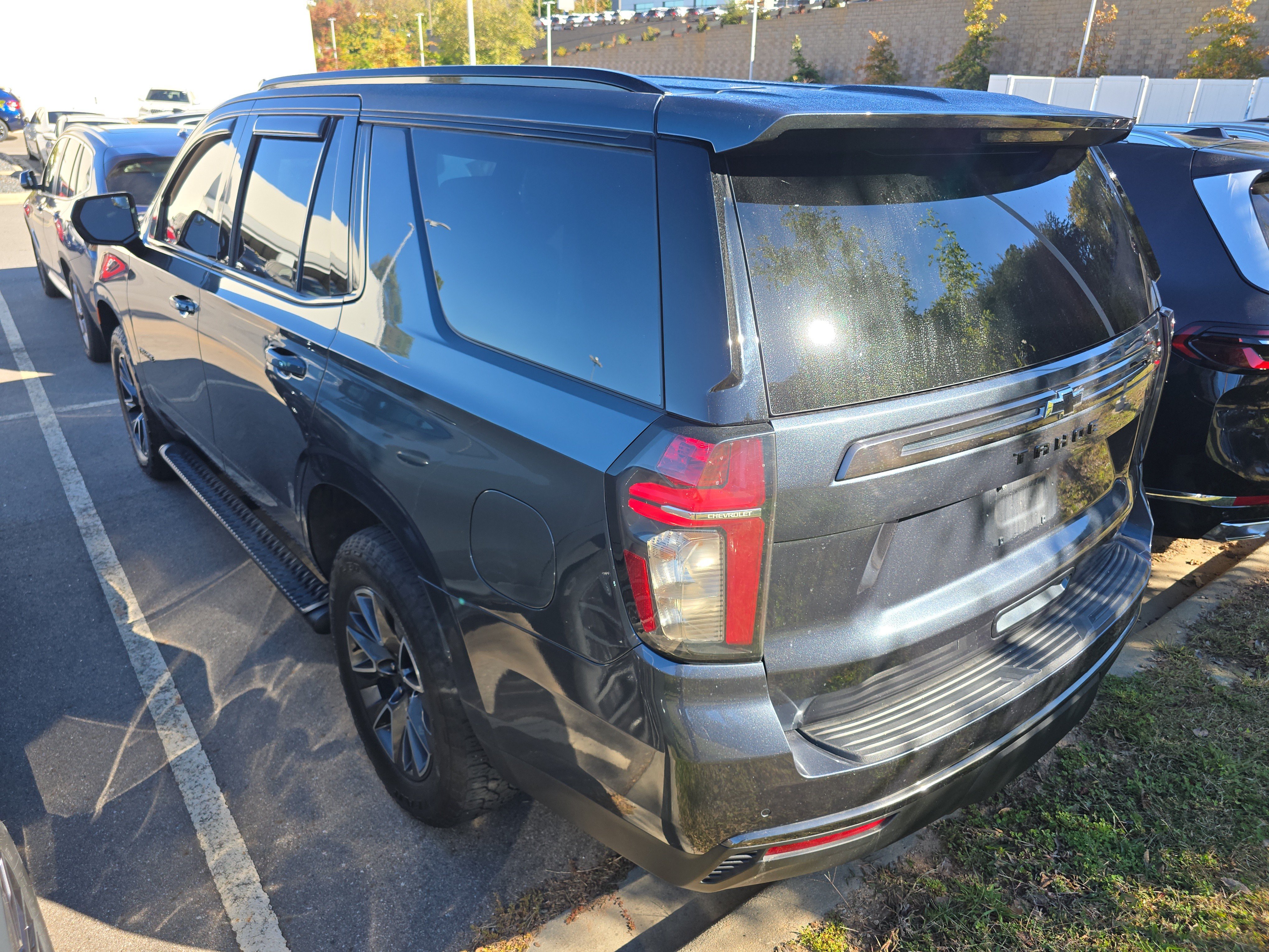 Used 2021 Chevrolet Tahoe Z71 AWD/4WD image 3