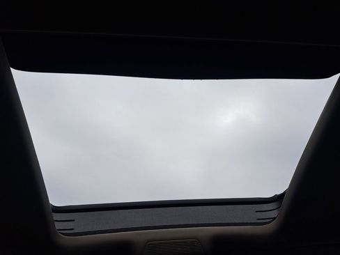 Used 2025 Volkswagen Atlas SE image 20