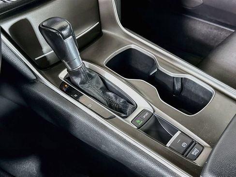 Used 2018 Honda Accord Sport image 16