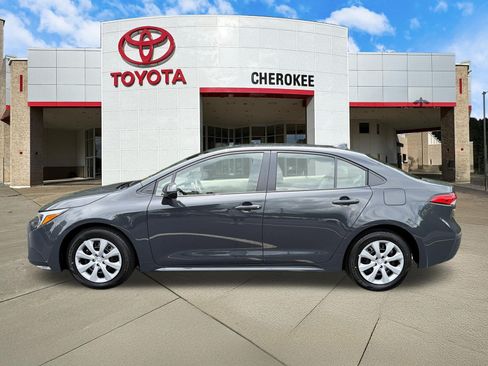 Used 2026 Toyota Corolla LE FWD image 8