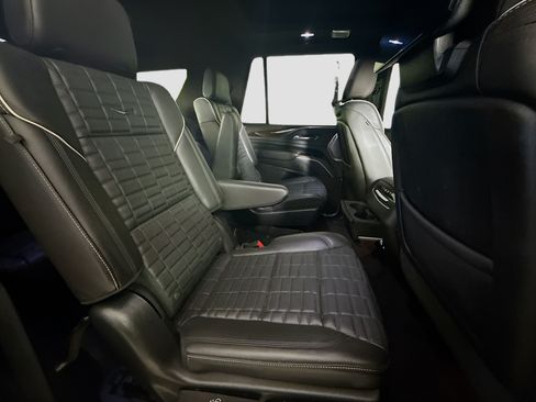 Used 2023 Cadillac Escalade Premium Luxury Platinum AWD/4WD image 27