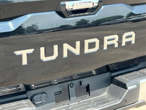 Used 2022 Toyota Tundra Limited w/ Power Package AWD/4WD image 28