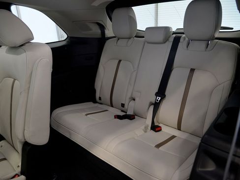 Certified 2025 MAZDA CX-90 Plug-In Hybrid w/ Premium Plus image 28