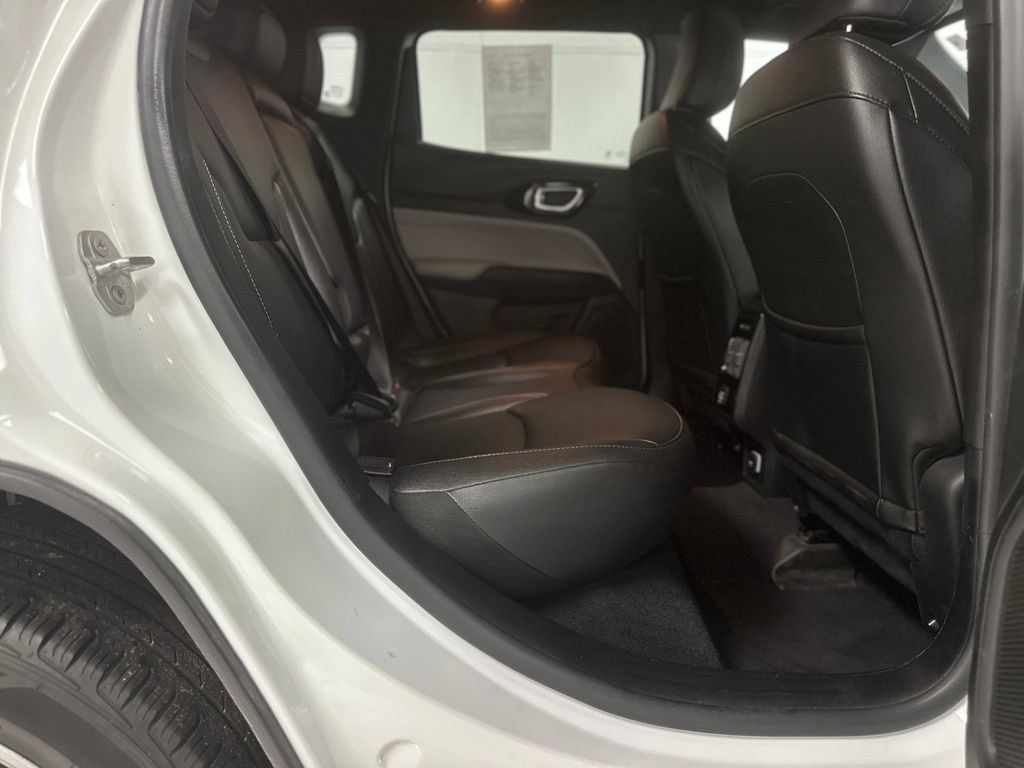 Used 2025 Jeep Compass Limited AWD/4WD image 21