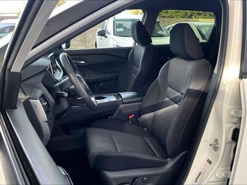 Certified 2024 Nissan Rogue SV image 8