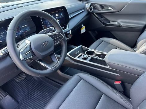 New 2027 Chevrolet Equinox LT w/ Convenience Package II FWD image 16