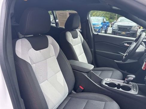 Used 2024 Chevrolet Trax RS w/ Sunroof Package image 18