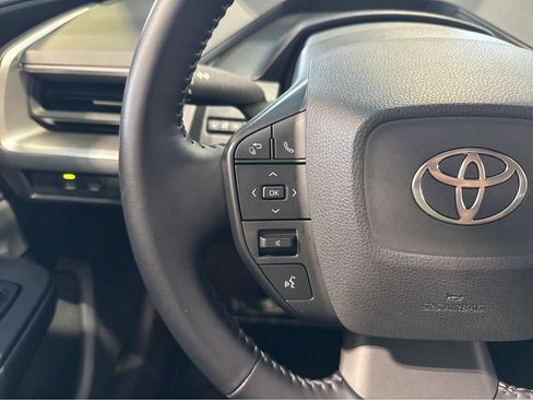 Used 2025 Toyota Prius LE FWD image 22