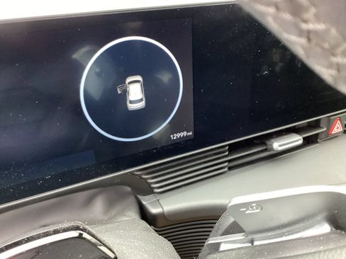 Used 2025 Hyundai Ioniq 5 SE AWD/4WD image 5