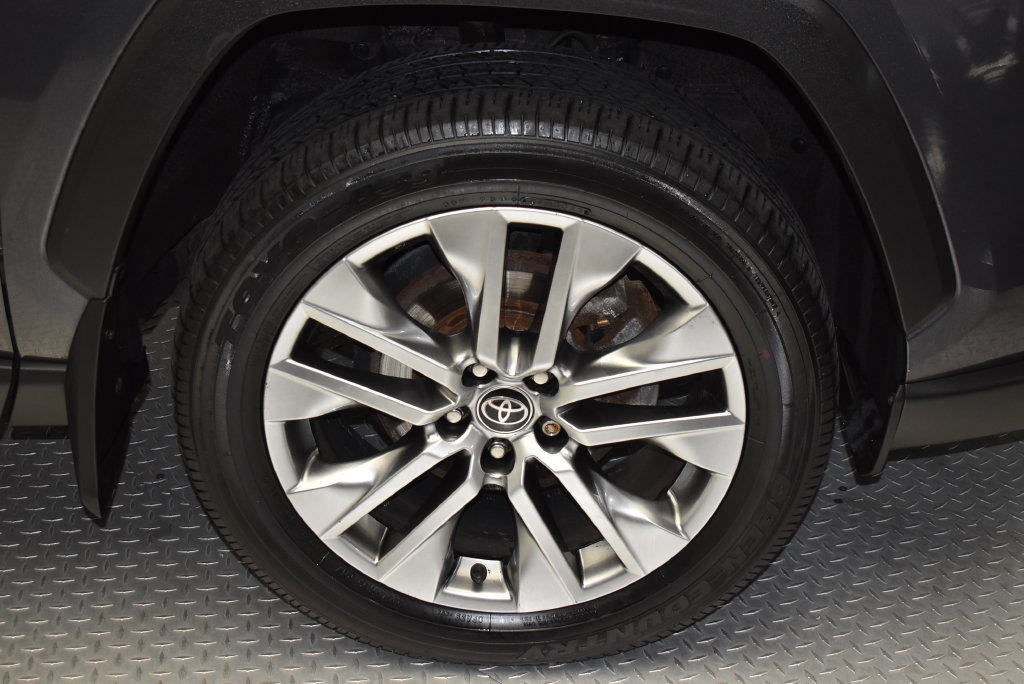 Used 2022 Toyota RAV4 Limited AWD/4WD image 39