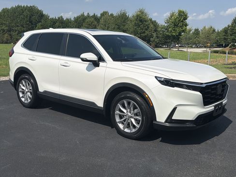 Used 2024 Honda CR-V EX-L image 2