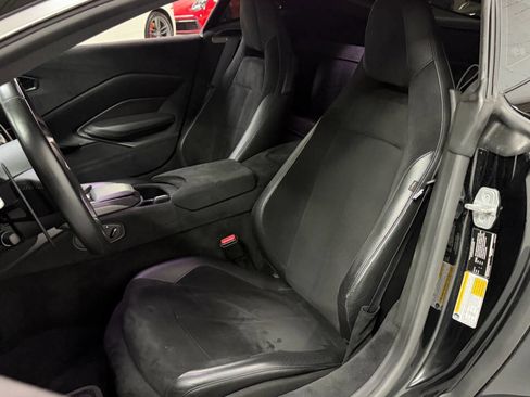 Used 2019 Aston Martin V8 Vantage Coupe RWD image 40