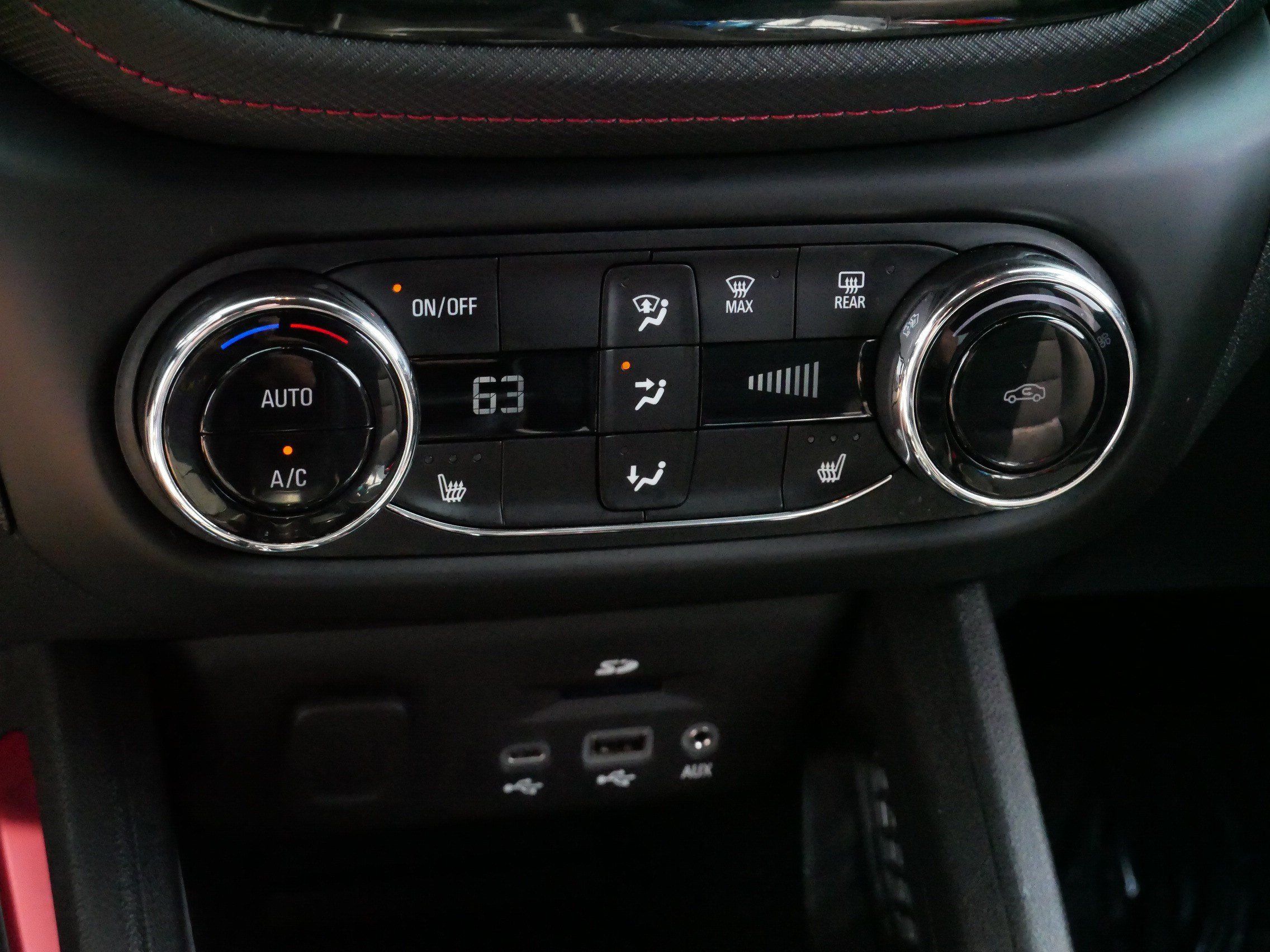 Used 2023 Chevrolet TrailBlazer RS w/ Sun and Liftgate Package AWD/4WD image 23