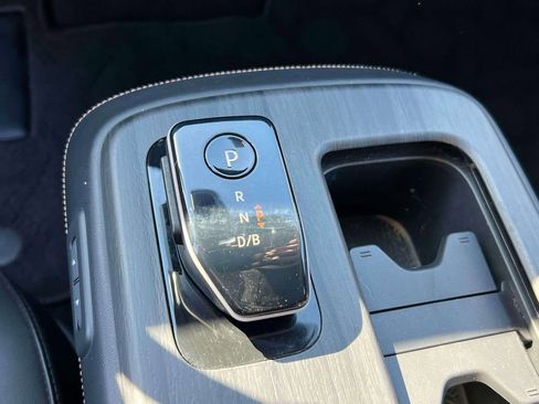 Used 2024 Nissan Ariya AWD image 28