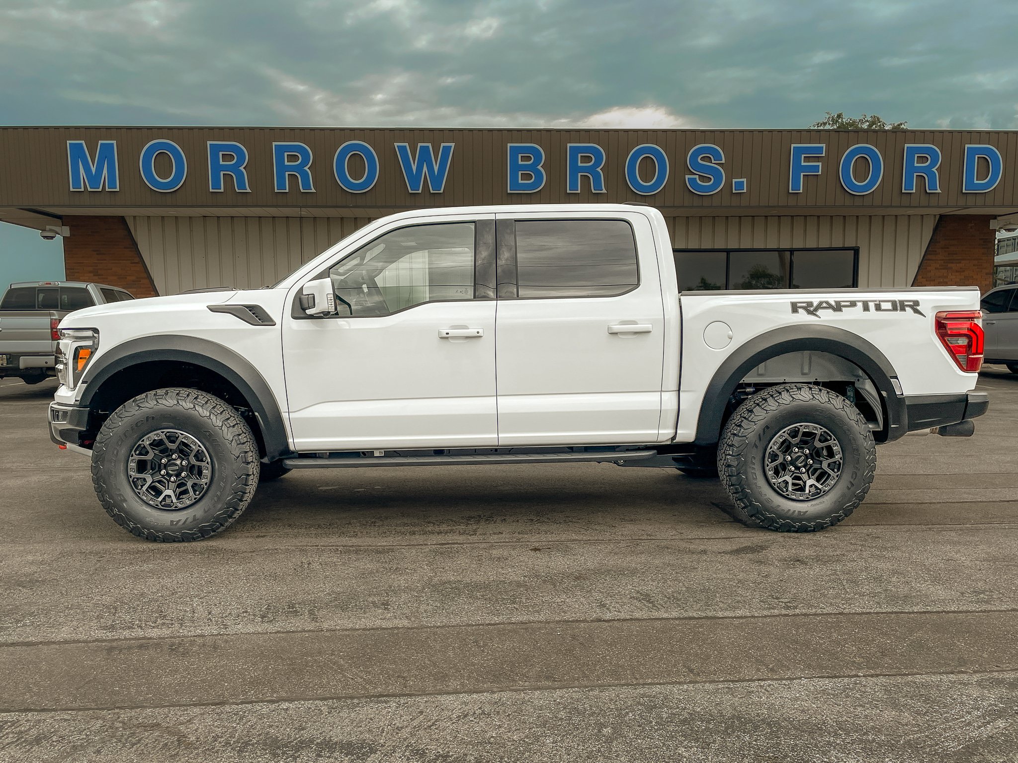 New 2025 Ford F150 Raptor w/ Equipment Group 803A Raptor R AWD/4WD image 3