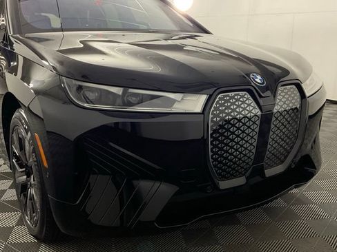 Used 2023 BMW iX xDrive50 w/ Sport Package AWD/4WD image 8