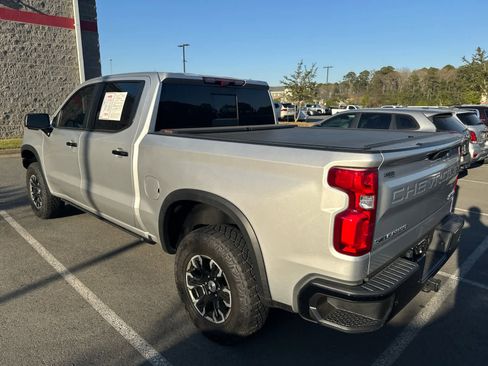 Used 2022 Chevrolet Silverado 1500 ZR2 w/ Technology Package image 3
