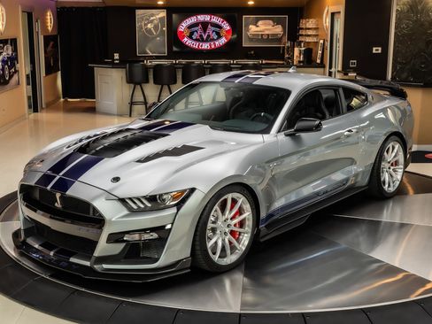 Used 2020 Ford Mustang Shelby GT500 w/ Technology Package RWD image 5