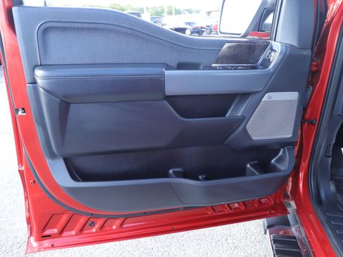 Used 2023 Ford F150 Lariat w/ Trailer Tow Package image 13