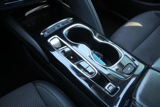 Certified 2022 Buick Envision Preferred FWD image 32
