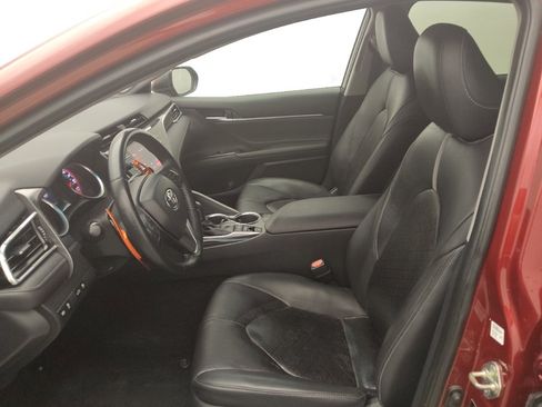 Used 2018 Toyota Camry XSE FWD image 17