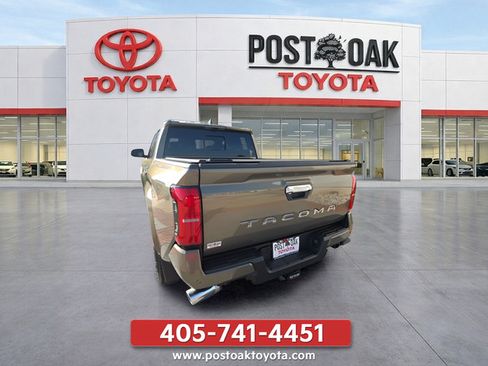 Used 2026 Toyota Tacoma Limited AWD/4WD image 4