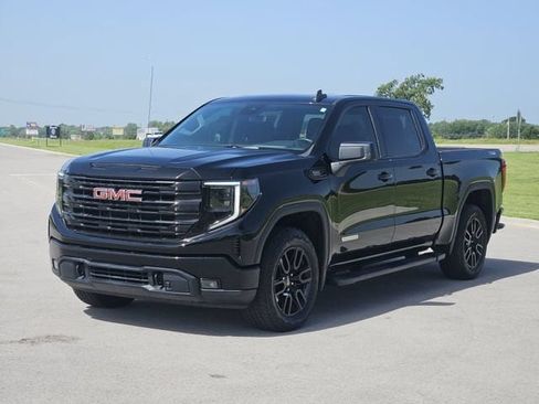 Used 2024 GMC Sierra 1500 Elevation w/ X31 Off-Road Package AWD/4WD image 3