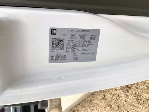 Used 2024 GMC Savana 2500 w/ Driver Convenience Package image 34