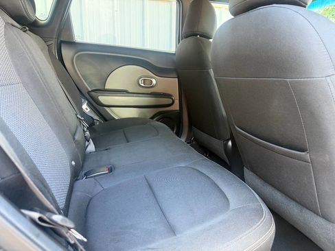 Used 2017 Kia Soul + FWD image 15