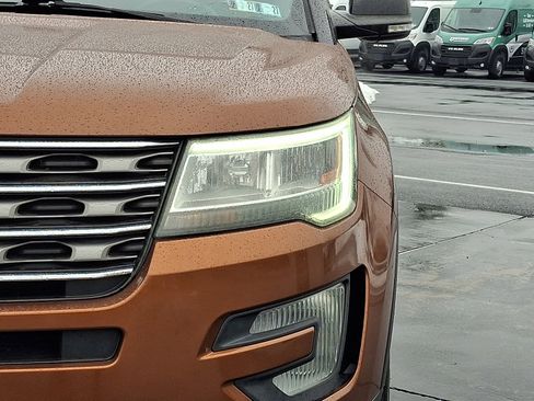Used 2017 Ford Explorer XLT AWD/4WD image 9