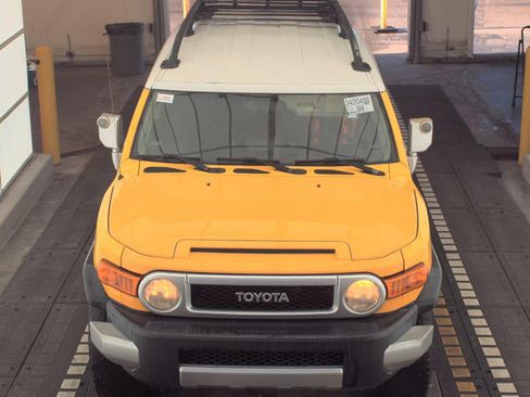 Used 2007 Toyota FJ Cruiser 4WD image 2