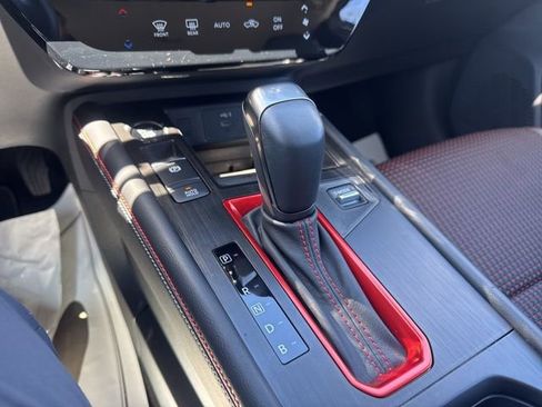 Used 2025 Nissan Kicks SR image 21