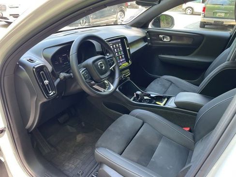 Certified 2023 Volvo C40 P8 Recharge Ultimate w/ Protection Package Premier AWD/4WD image 15