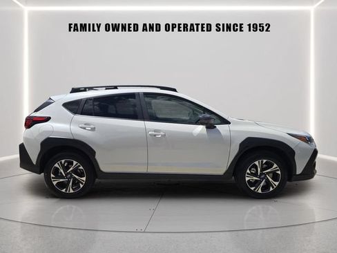 Used 2025 Subaru Crosstrek 2.5i Premium AWD/4WD image 2
