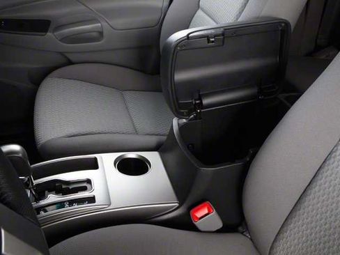 Used 2013 Toyota Tacoma 4x4 Access Cab V6 w/ TRD Sport Pkg image 12