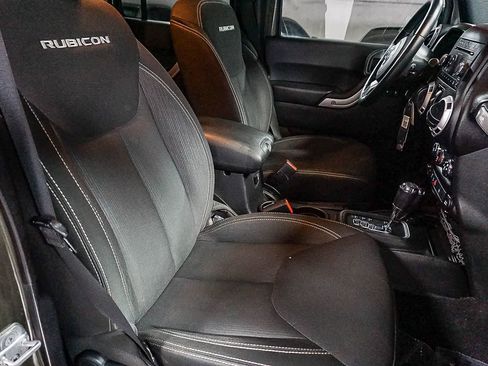 Used 2016 Jeep Wrangler Unlimited Rubicon w/ Connectivity Group image 19