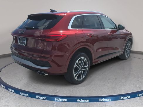 Certified 2025 Audi Q5 Premium w/ Convenience Package AWD/4WD image 5
