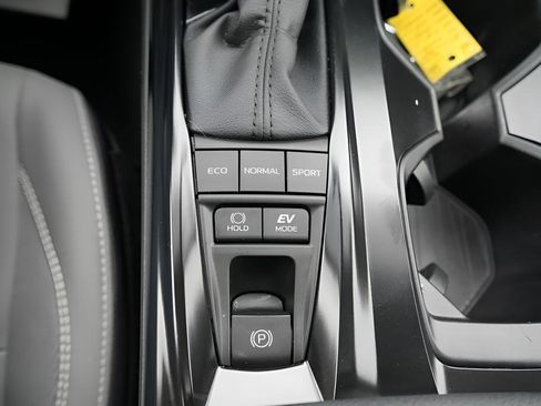 Used 2025 Toyota Camry XSE AWD/4WD image 31