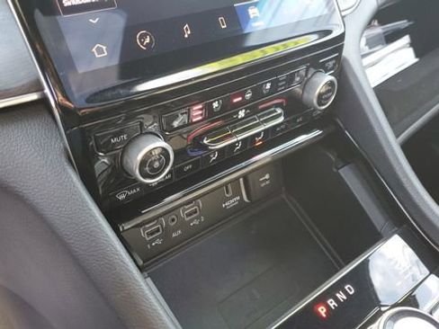 Used 2022 Jeep Grand Cherokee Overland w/ Advanced Protech Group III image 22