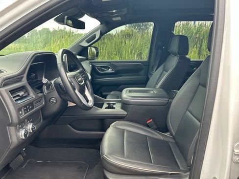 Used 2023 GMC Yukon SLT w/ SLT Premium Package AWD/4WD image 10