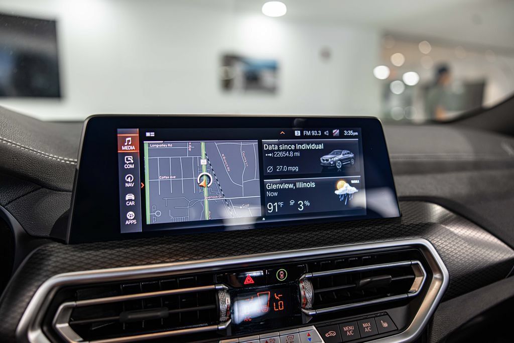 Used 2023 BMW X4 M40i AWD/4WD image 29