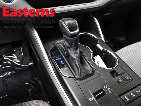 Used 2022 Toyota Highlander LE image 13