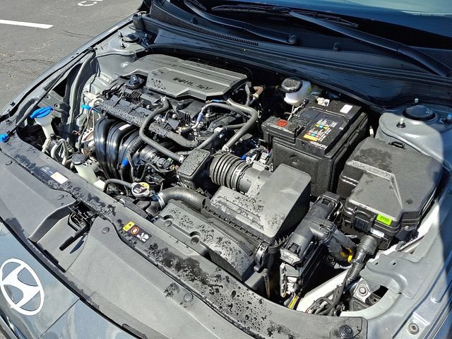 Certified 2025 Hyundai Elantra SEL FWD image 27