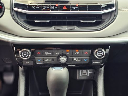 New 2026 Jeep Compass Limited AWD/4WD image 13