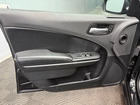 Used 2020 Dodge Charger SXT w/ Leather Interior Group RWD image 36