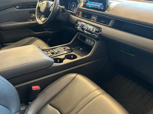 Certified 2023 Honda Pilot TrailSport image 19