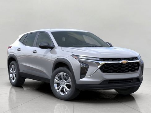 Used 2026 Chevrolet Trax LS FWD image 7
