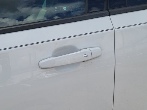 Used 2024 GMC Terrain SLT image 6