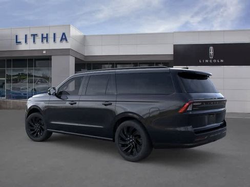 New 2026 Lincoln Navigator L Reserve AWD/4WD image 4